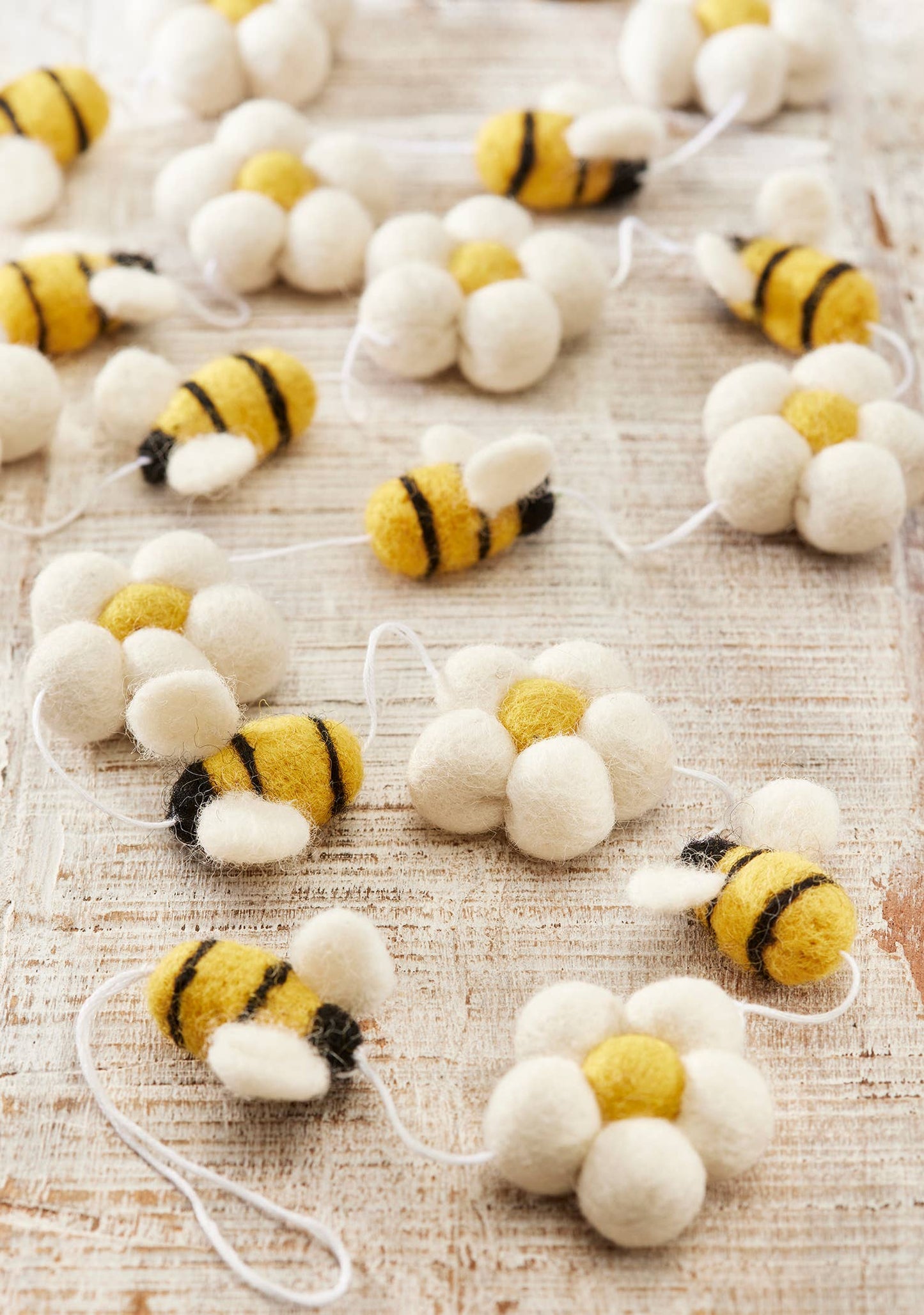 Felt Bee & Daisy Flower Garland